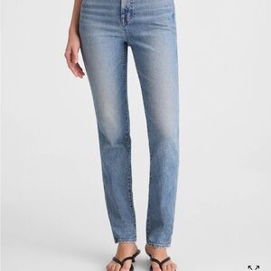 Madewell Medium Blue Wash- The Perfect Vintage Jean